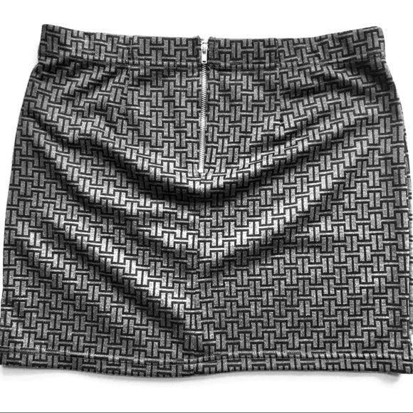 Mini skirt - Picture 2 of 4